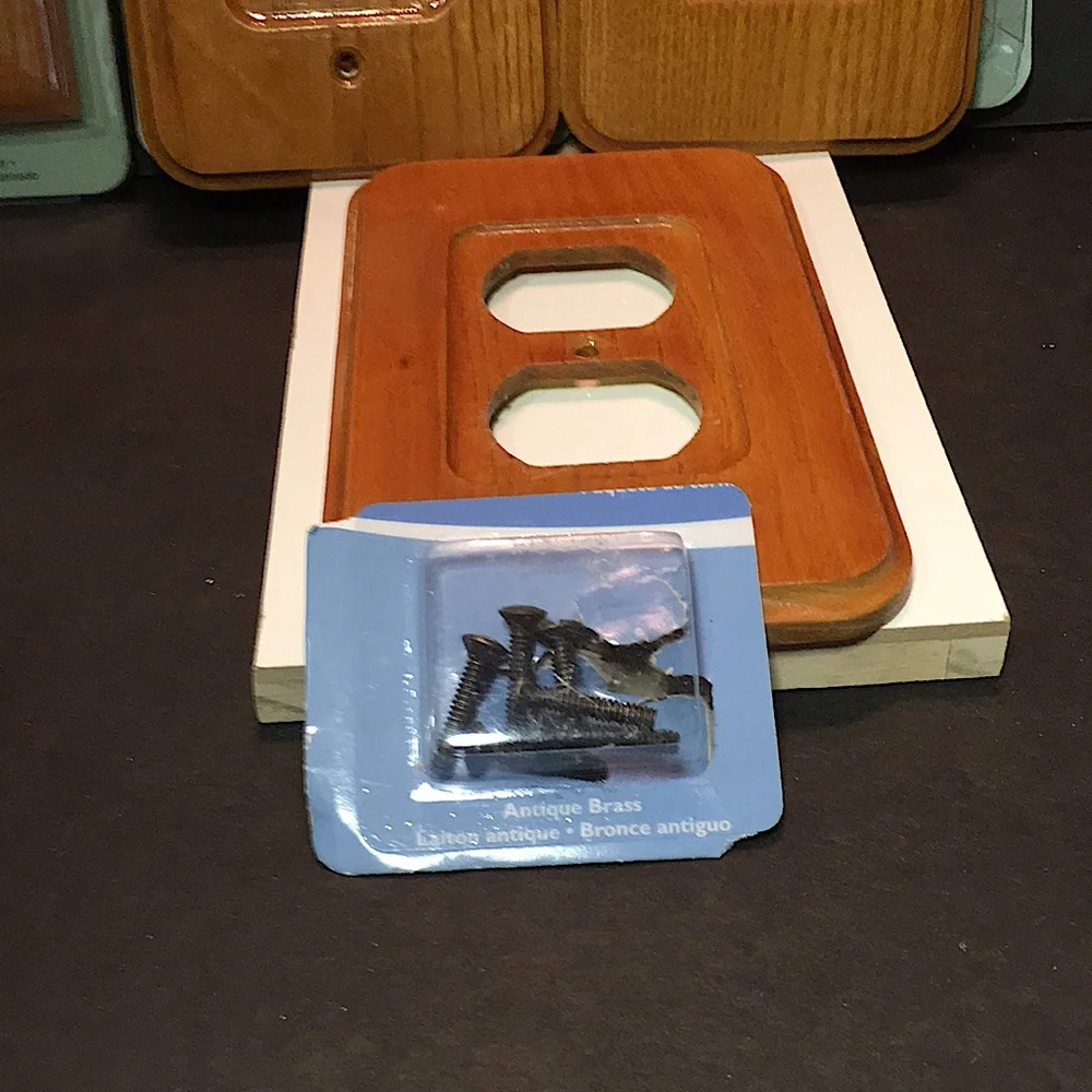 USED ALLEN & ROTH WALL PLATES - Picture 4 of 4
